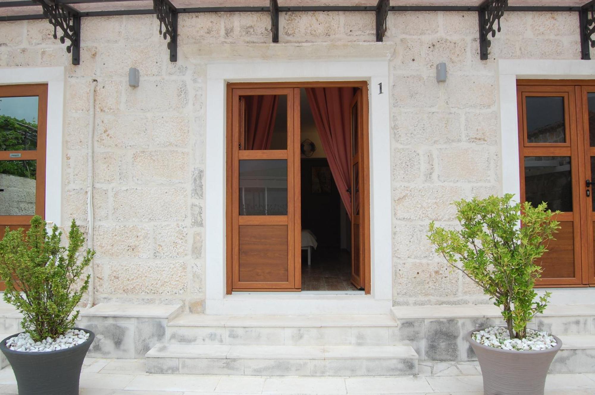 Hotel Sara Kotor Exterior foto