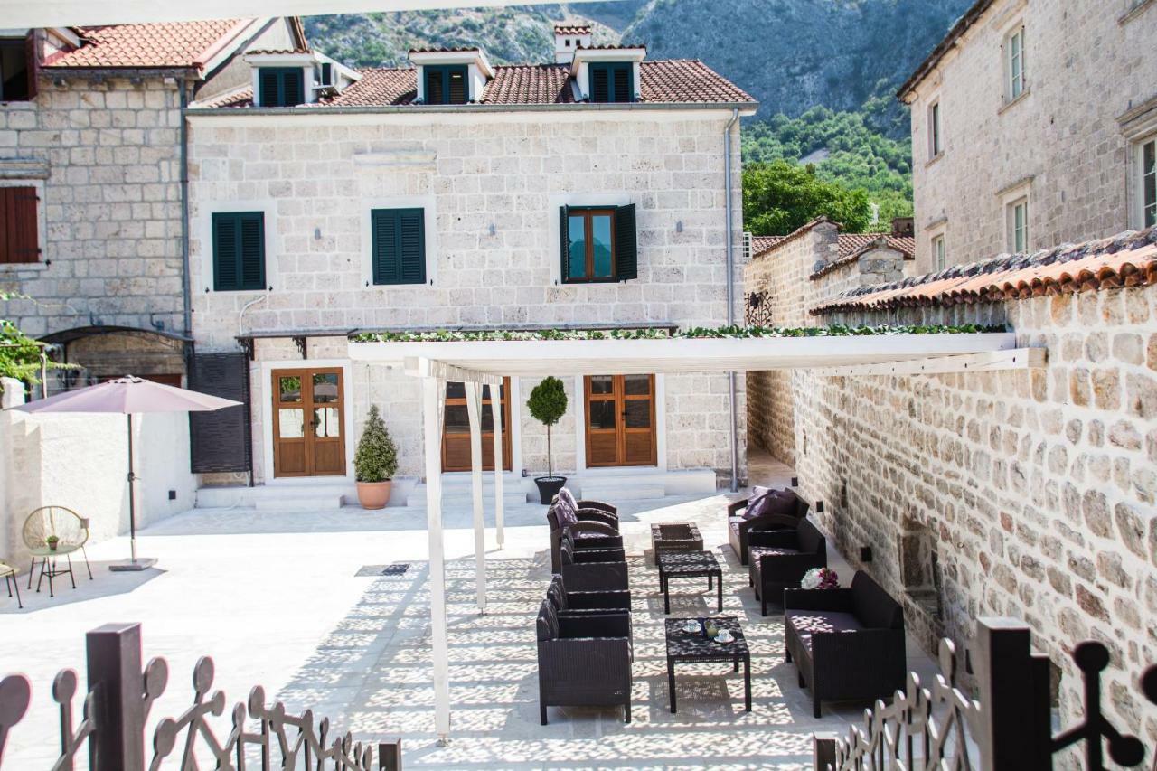 Hotel Sara Kotor Exterior foto